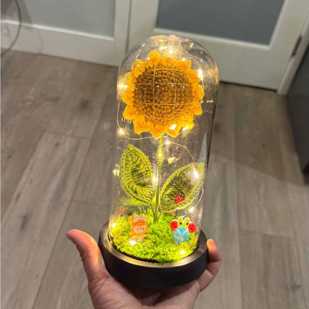 🧶Handmade Crochet Artificial Sunflower Decor Glass Dome LED